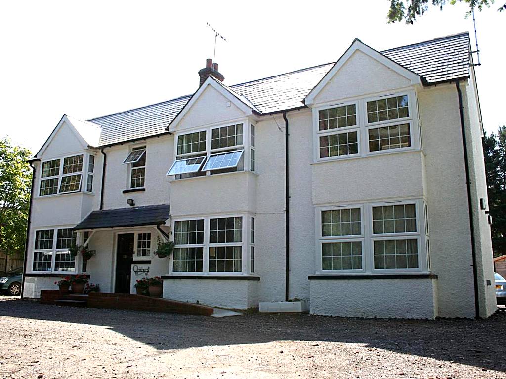 Oakhurst Gatwick B&B