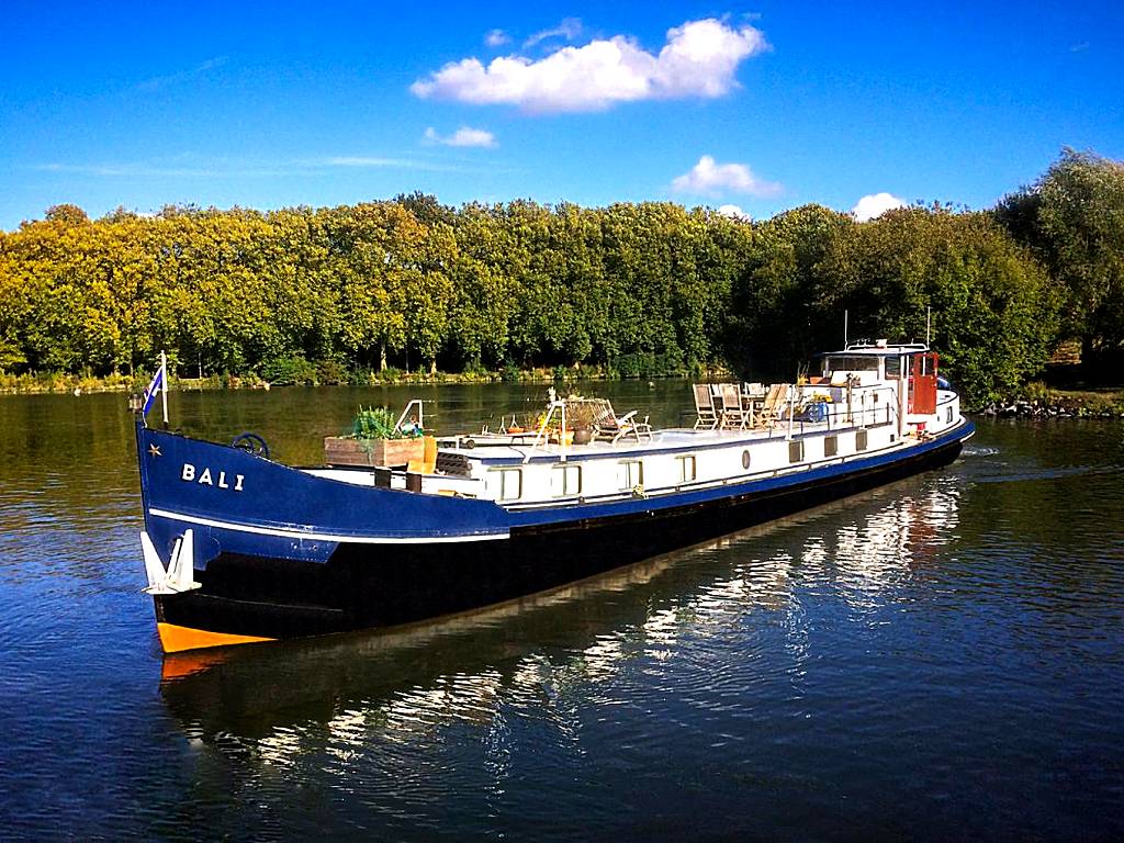 Bateau péniche au coeur de Lille