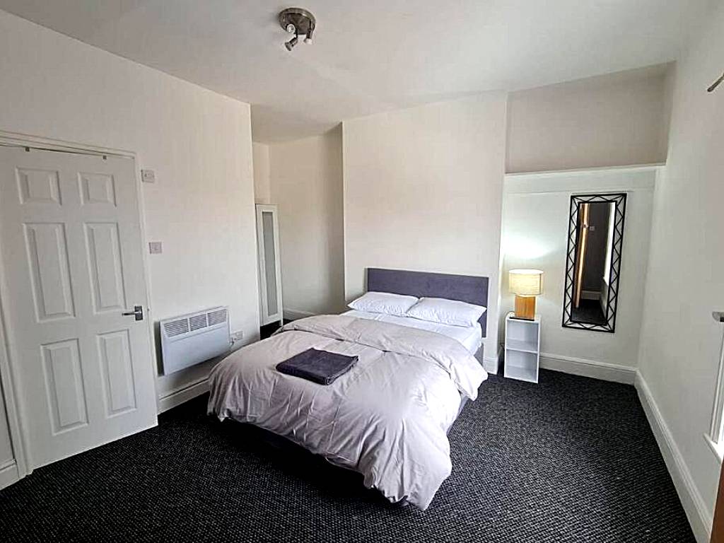 Liverpool city centre Guest House 2 Edinburgh Road Sleeps 10